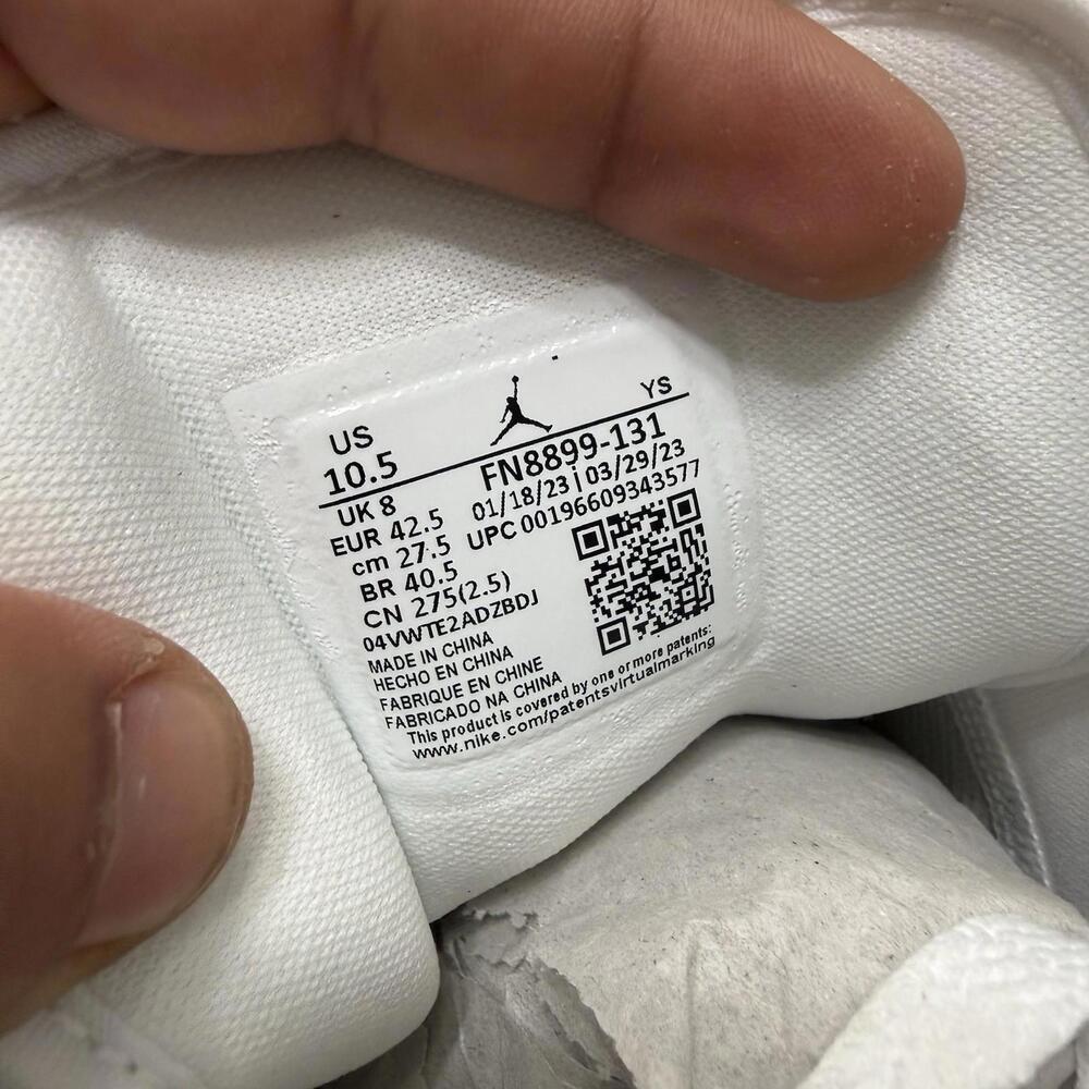 Nike Air Jordan 1 Low SE Emerald Rise FN8899-131 10.5 Women / 9 Men - Picture 7 of 9